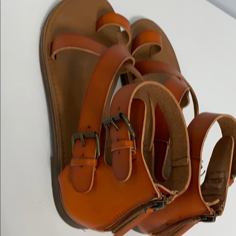 Universal Thread (Target) Sandals - Picture 3 of 3